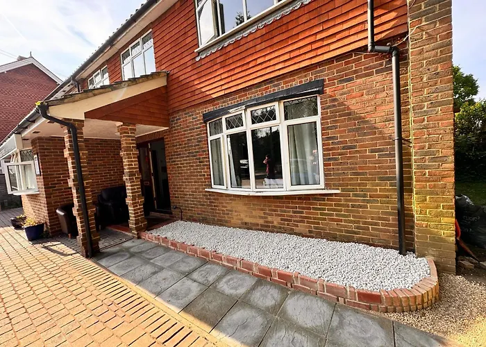 High Trees Guest House Gatwick