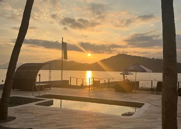 Alojamento com o café da manhã Apenas: Pousada Jet Club Marine Angra