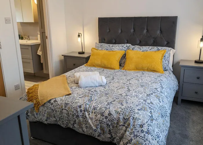 Chy Lowen Private Rooms With Kitchen, Dining Room And Garden Access Close To Eden Project & Beaches