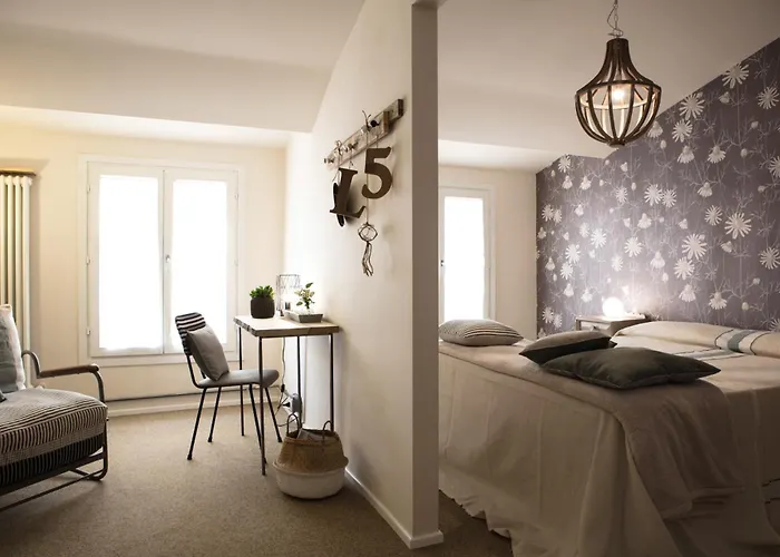 Cheap hotel: Hotel Cervetta 5