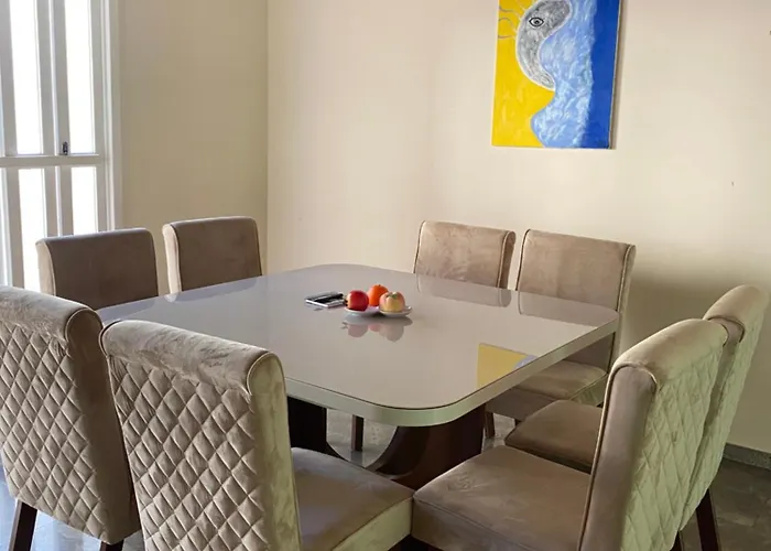 Luxuosa e Elegante Residência