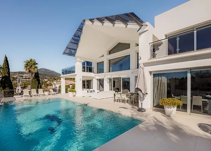 Chalet: Luxury Villa-Los Naranjos Golf Club