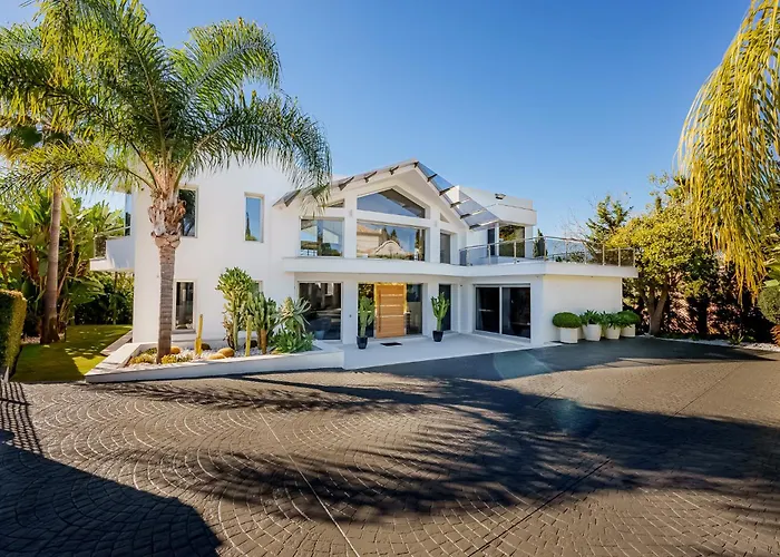 Chalet: Luxury Villa-Los Naranjos Golf Club