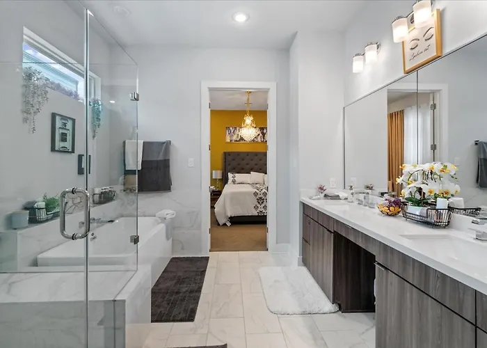 3Br Ensuite In Galleria 15 Min To Fifa Sleeps 6
