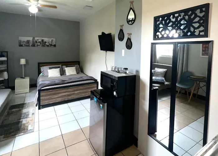 Lovely & Modern Room In Miami