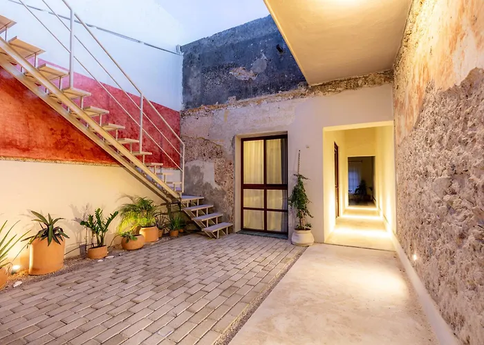 Casa Tuch. Suites independientes de diseño. Retiro de lujo, oasis de paz.