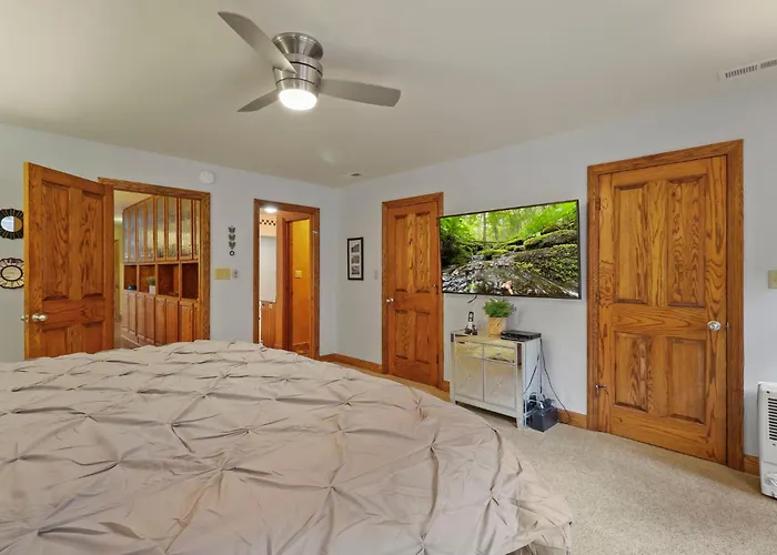 360 Locust Ridge Rd House By Carolina Stays
