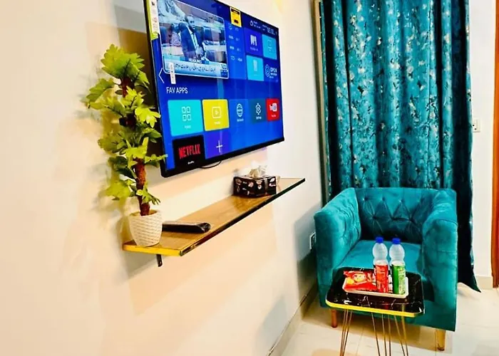 Lahore Guest House 4'9