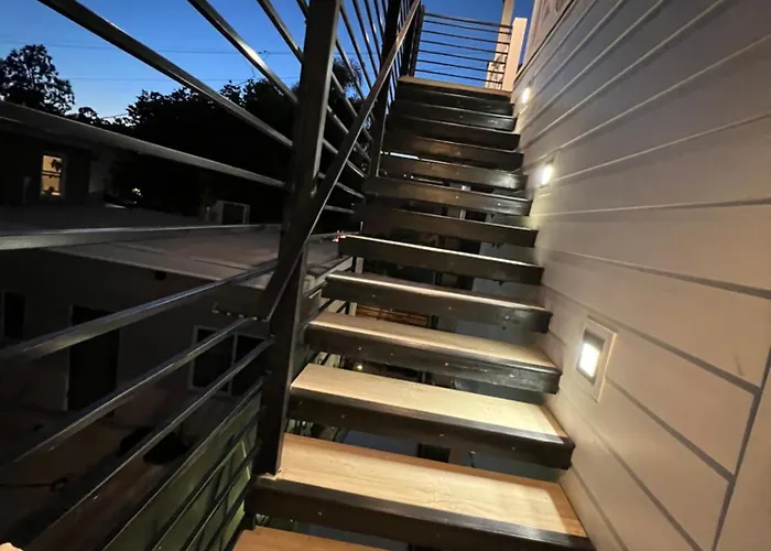 Modern Bright New Studio With Roof-Top Deck Walk To Santa Monica Beach, Freewifi, Parking