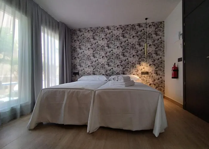 Plaza Rooms