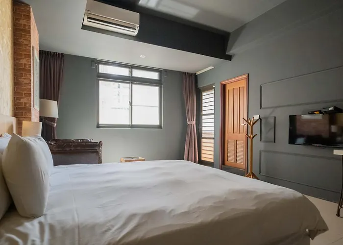 Huzi Room