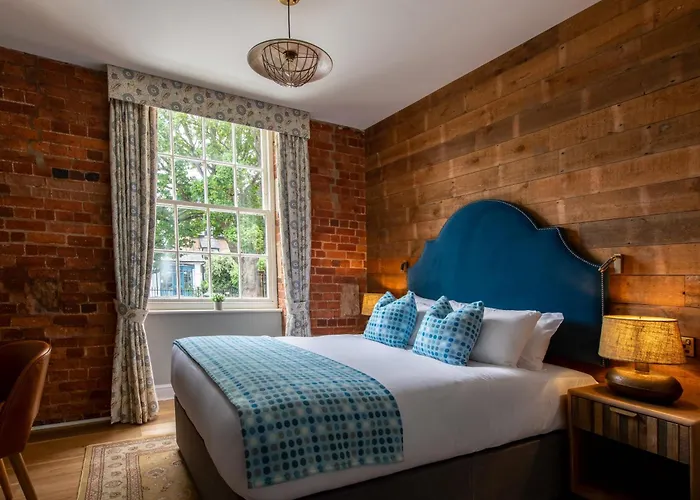 Luxe hotel: Head Of The River