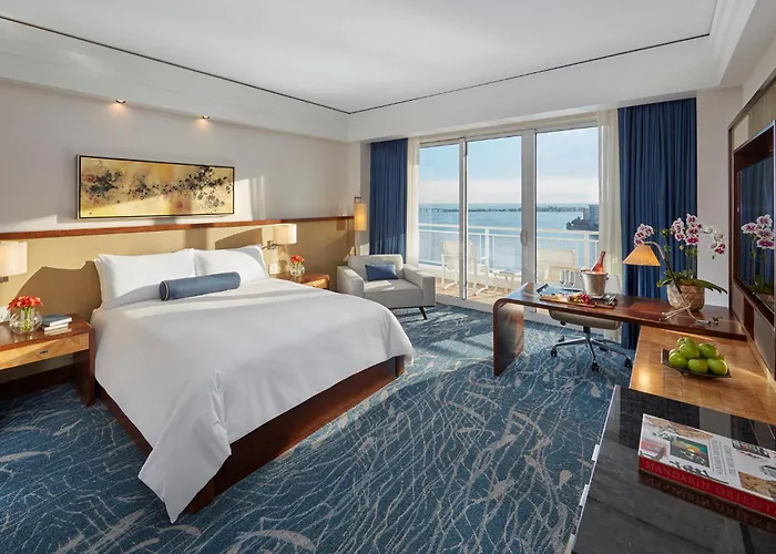 Hotel with Tennis: Mandarin Oriental, Miami