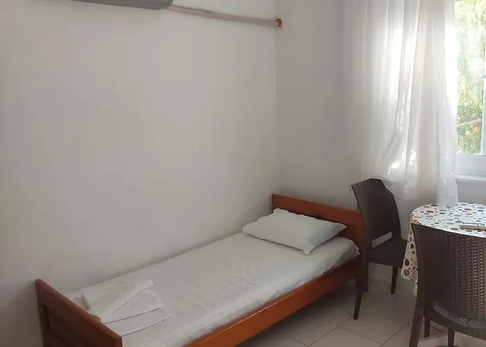 Rose Pension