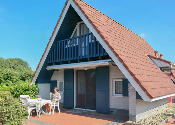 Dike House Affordable 6-Person Holiday Home Near The Sea Dike
