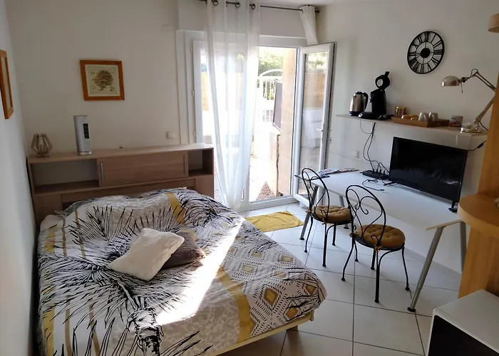 Gde Chambre Meublee Independante, Sde-Wc, Pause Dej'