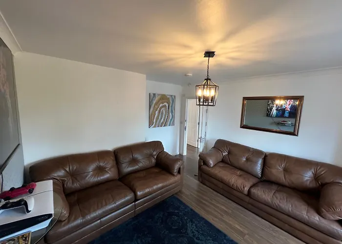 Numero Uno Detached Aparthouse 7 Bedroom Hot Tub Wifi Parking Contractors And Group Friendly
