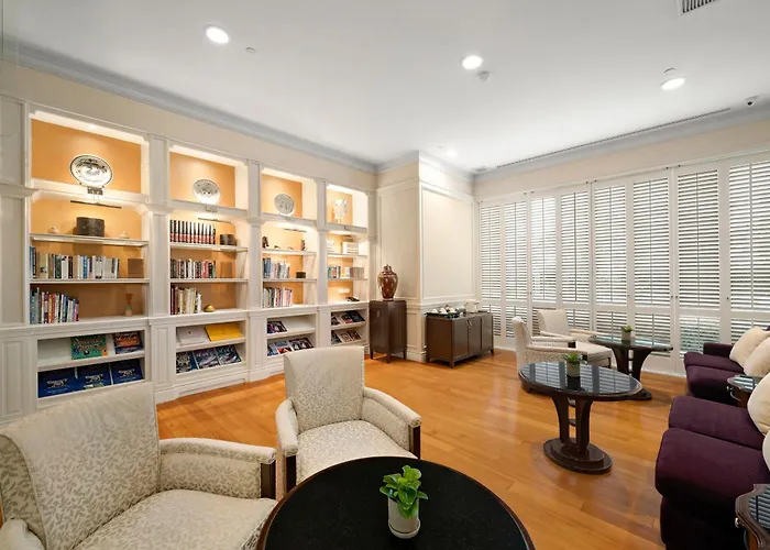 Hotel with pool: Grande Centre Point Hotel Ratchadamri Bangkok