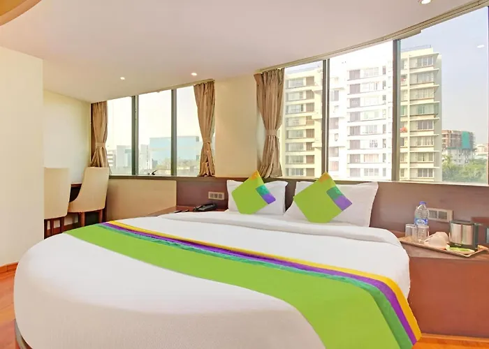 Glitz Hotels The Pacific - Nr Solitaire Corporate Park