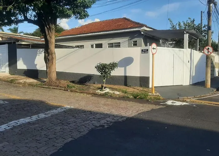 Aconchegante Microcasa Banheiro Privativo e Garagem Compartilhada