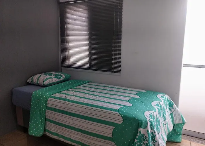 Aconchegante Microcasa Banheiro Privativo e Garagem Compartilhada