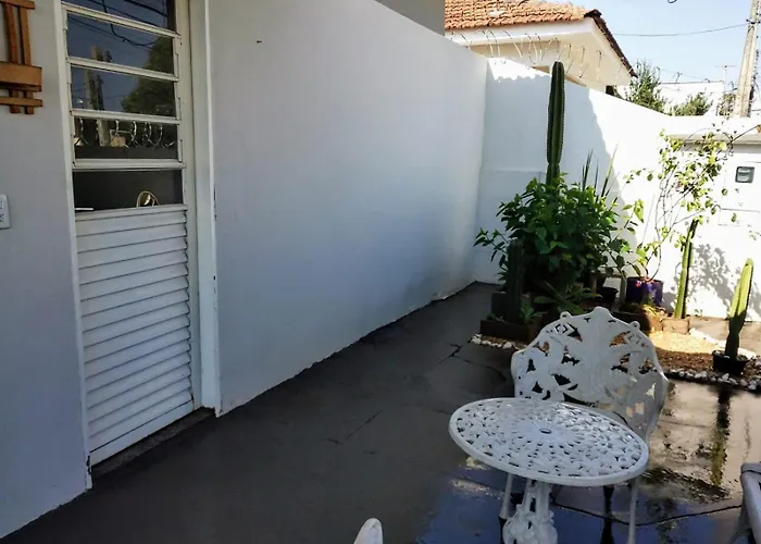 Aconchegante Microcasa Banheiro Privativo e Garagem Compartilhada