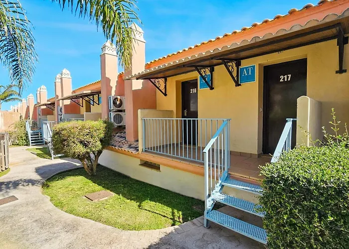 Alquiler de vacaciones: Zahara Sol Villas y Apartamentos by QHotels