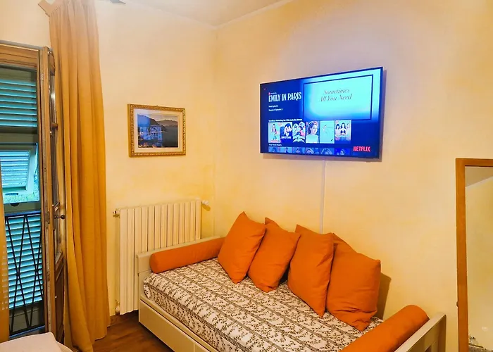The Camelia, Our Room With Lake View, Private Bathroom And Dedicated Parking At The Villa Isabella Stresa