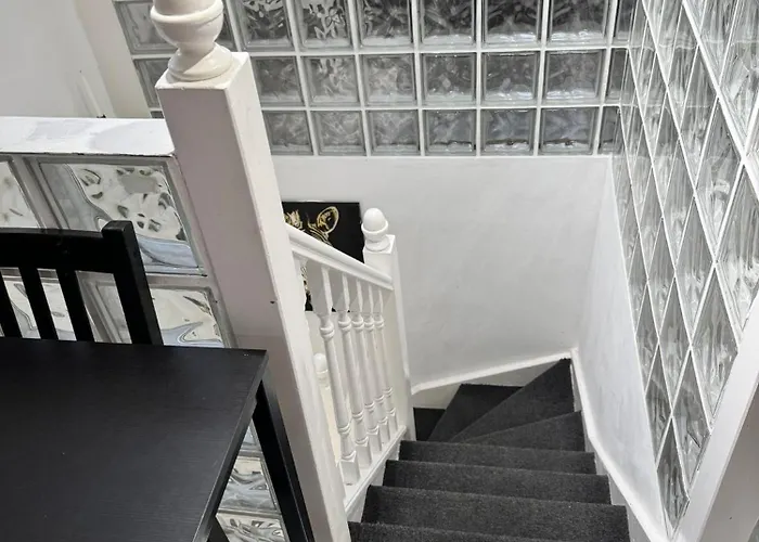 Studio Rooms Ensuite Newbury Park London