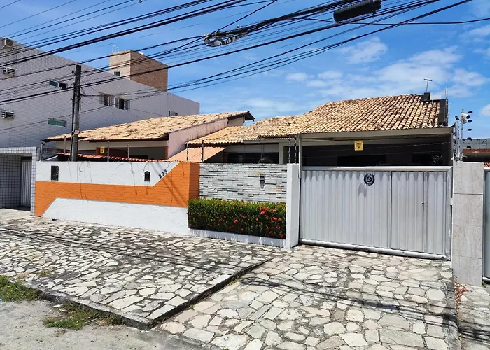 Da Silva residência à 200 metros da praia do Bessa