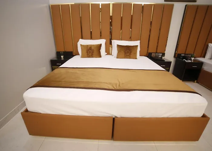 Dog friendly hotels Four Squares By Wi