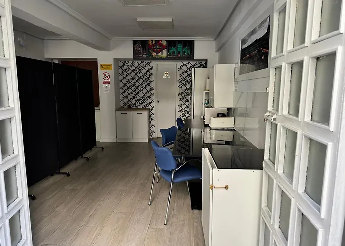 Hotel cerca del colegio: Hostal Madrid Paradise