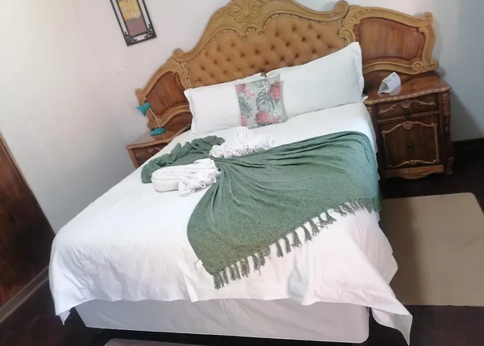 Sol & Sombra Guesthouse