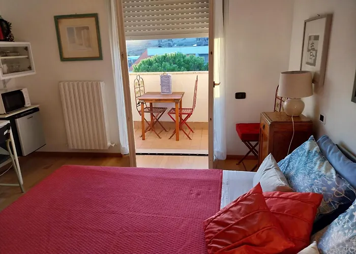 My b&b - Strada Vecchia del Pinocchio 3/B