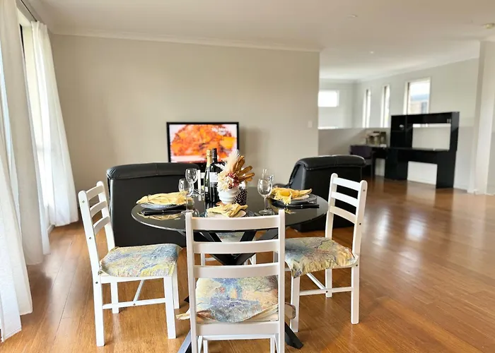 16B Peaceful Ensuite Room In Coopers Plains