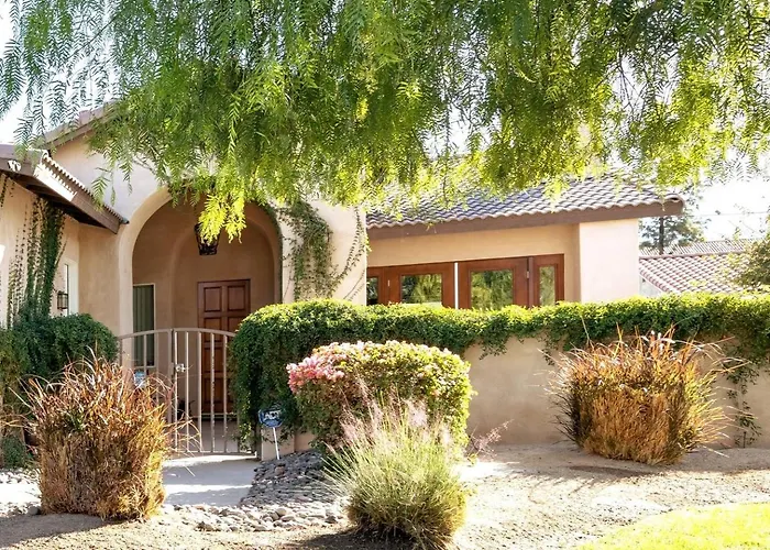 Private Casita In The Heart Of Palm Desert