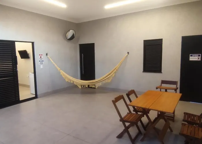 Suíte Aconchegante e Garagem Grátis - Até 4 Pessoas