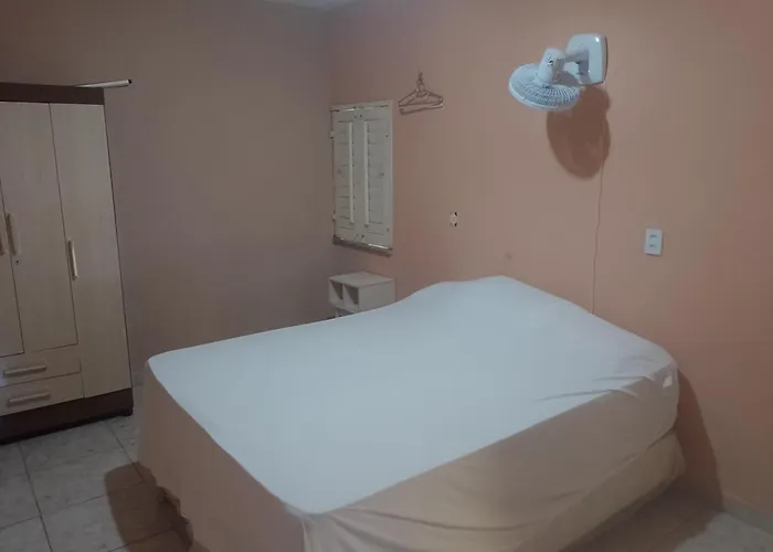 Casa e quarto por temporada, fim de semana e feriado