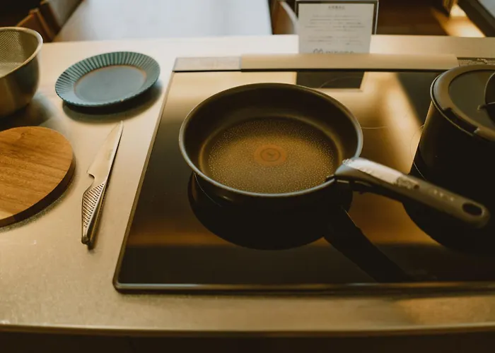 Family Hotel: 22 Pieces