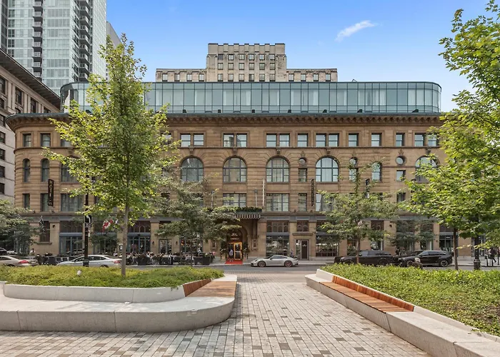 Central hotel: Hotel Birks Montreal