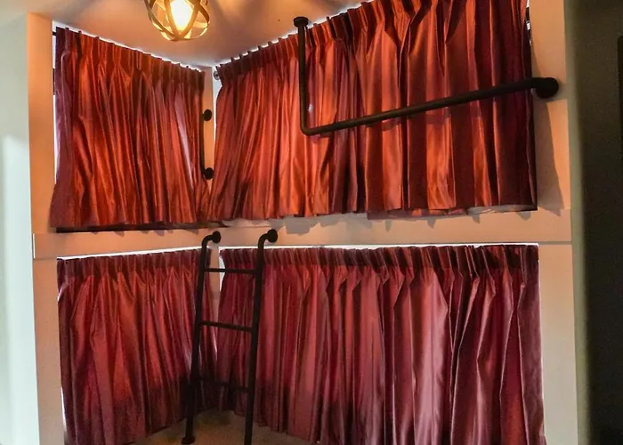 Qantic Lodging