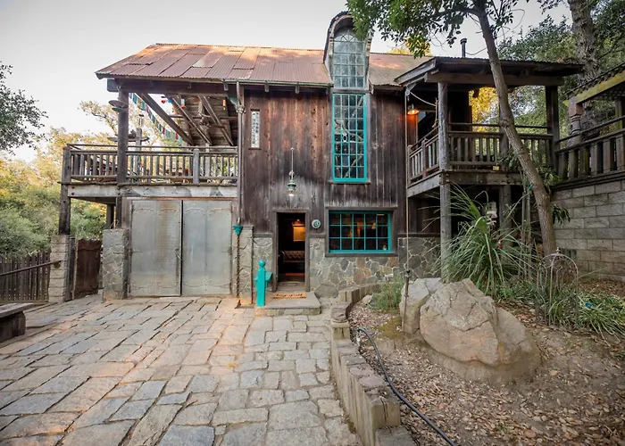 Historic Temecula Ranch Retreat - Sleeps 12 - 5 Acres Under Ancient Oaks