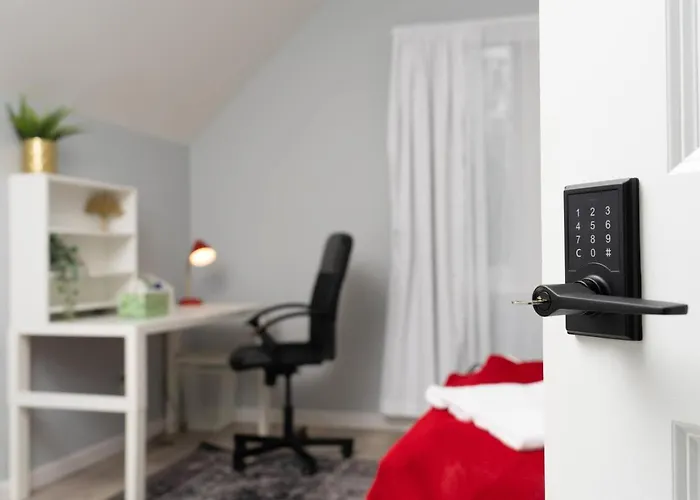Private Cozy Room With Free Parking