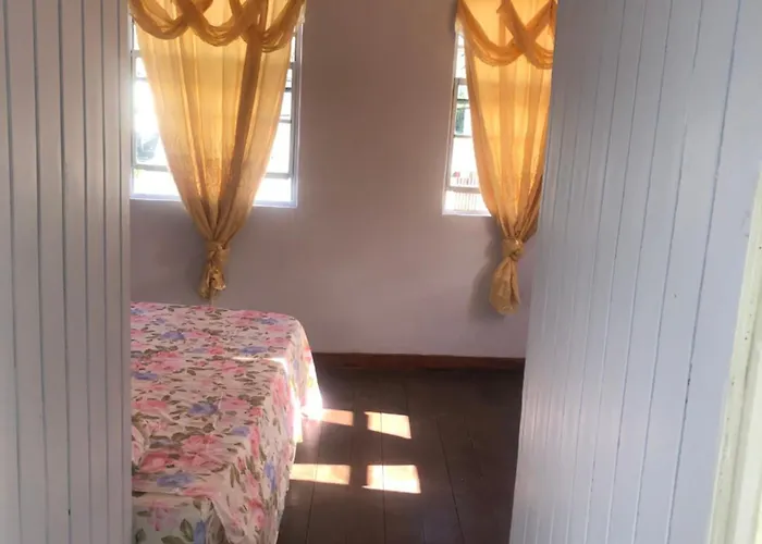 Patricias Retreat - Above Food And Belly Restaurant
