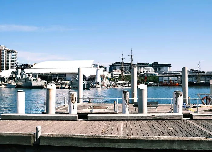 Сity center hotels Metro Apartments On Darling Harbour