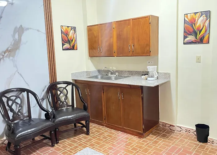habitaciones full equipadas a solo 10 minutos del aeropuerto Panamá pasifico a 20 minutos de ciudad centros comerciales y lugares turísticos playa a 5 minutos