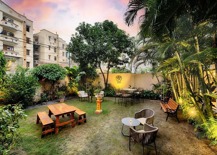 The Hostels International Travellers' By Ith Stays