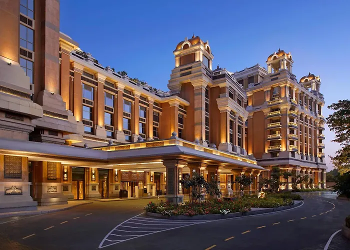 Romantic hotel: Itc Grand Chola, A Luxury Collection Hotel, Chennai