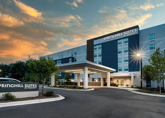 Hotels with pool Springhill Suites By Marriott Charleston Airport & Convention Center