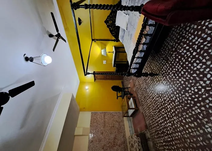 Chaps Le Guest House